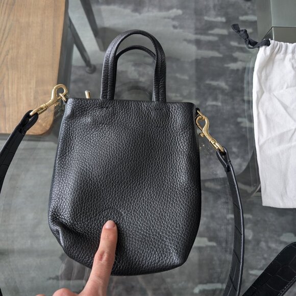 Cuyana black Easy Phone Tote (Pebbled/Croco) - Picture 9 of 10